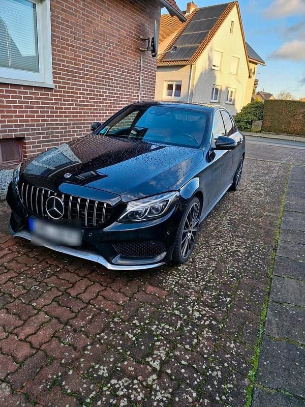 Schwarz Gebraucht 2016 Mercedes C400 AMG line Limousine | 26.000 € (Etwas zu teuer) - Bild 1/4