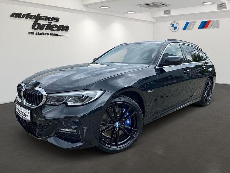 Saphirschwarz Gebraucht 2022 BMW 330e M Sport Kombi | 34.900 € (Guter Preis) - Bild 1/4