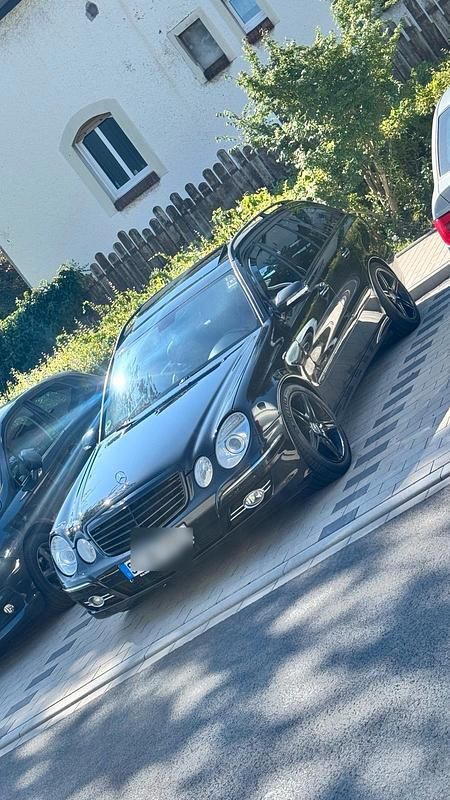 Schwarz Gebraucht 2007 Mercedes E320 Kombi | 5.999 € (Fairer Preis) - Bild 1/4