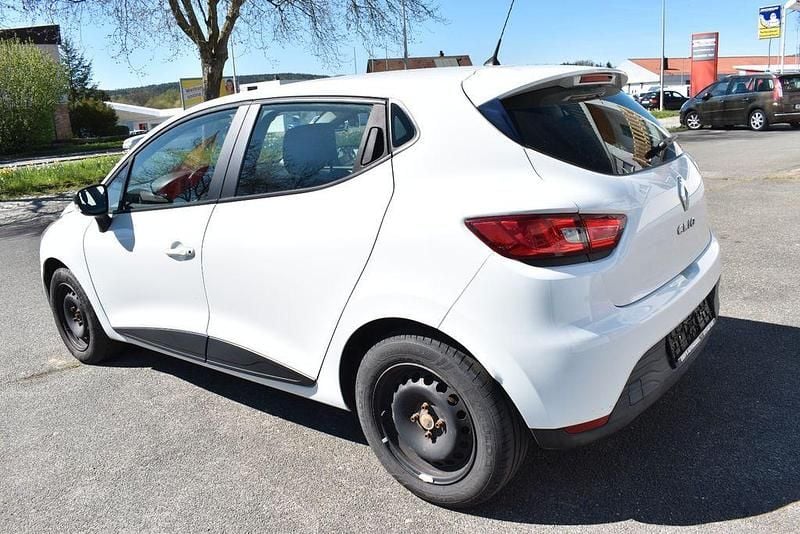 Brugt Renault Clio IV Expression 73 HK (53 kW) 2015 Hvid Sedan