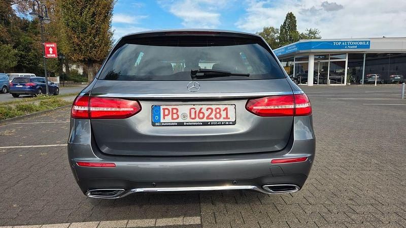 Gebraucht Mercedes E220 AMG 194 PS (142 kW) 2019 Grau Limousine