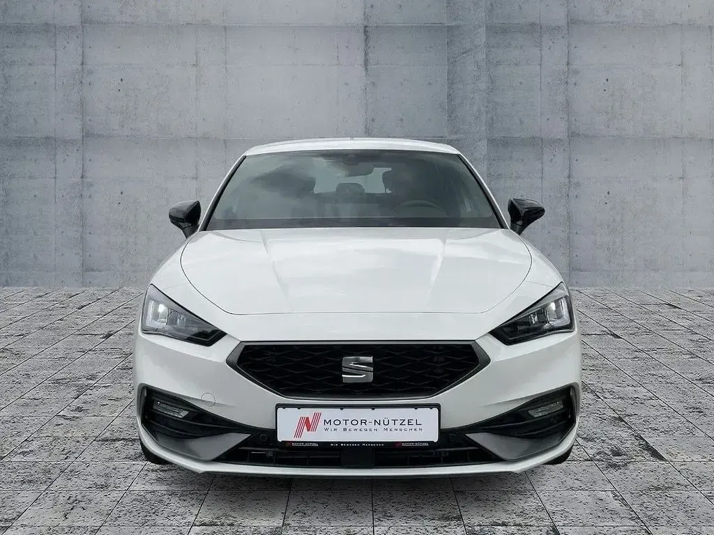 Neu Seat Leon 150 PS (110 kW) 2025 Weiß Limousine