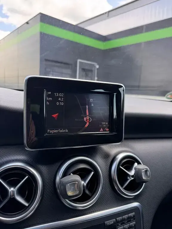 Gebraucht Mercedes A250 Urban 211 PS (155 kW) 2013 Rot Kleinwagen