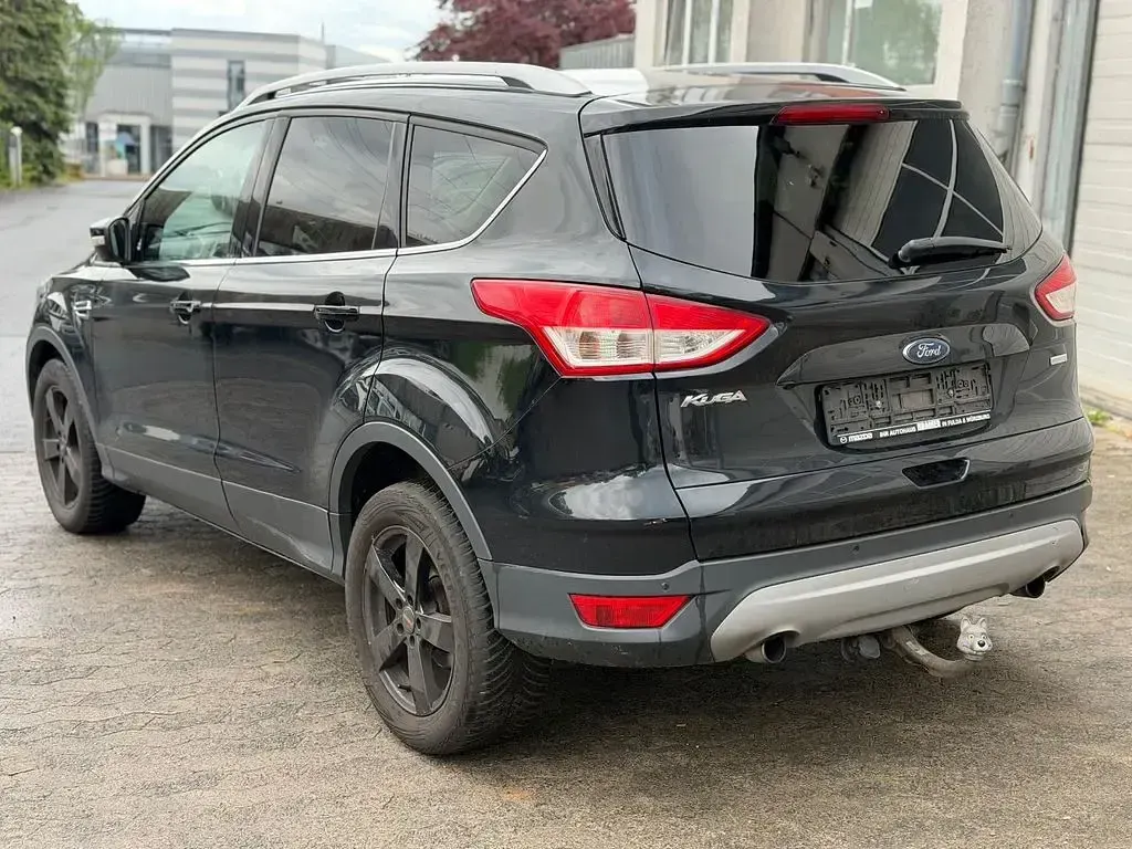 Używany Ford Kuga SYNC Edition 150 KM (110 kW) 2015 Czarny SUV