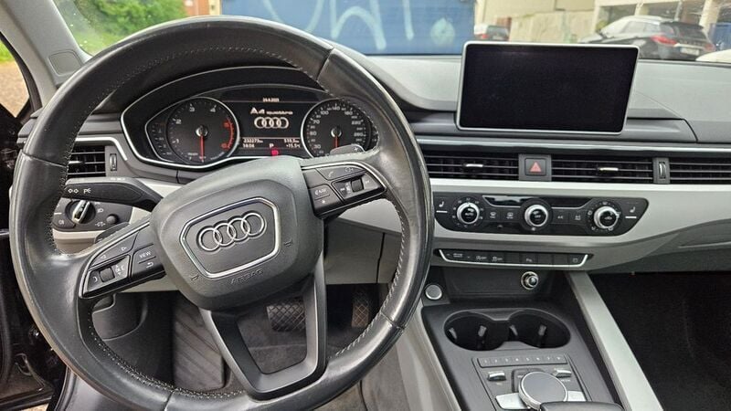 Używany Audi A4 Ambiente 272 KM (200 kW) 2016 Czarny Kombi