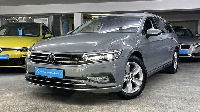 Gebraucht VW Passat Elegance 150 PS (110 kW) 2022 Grau Kombi