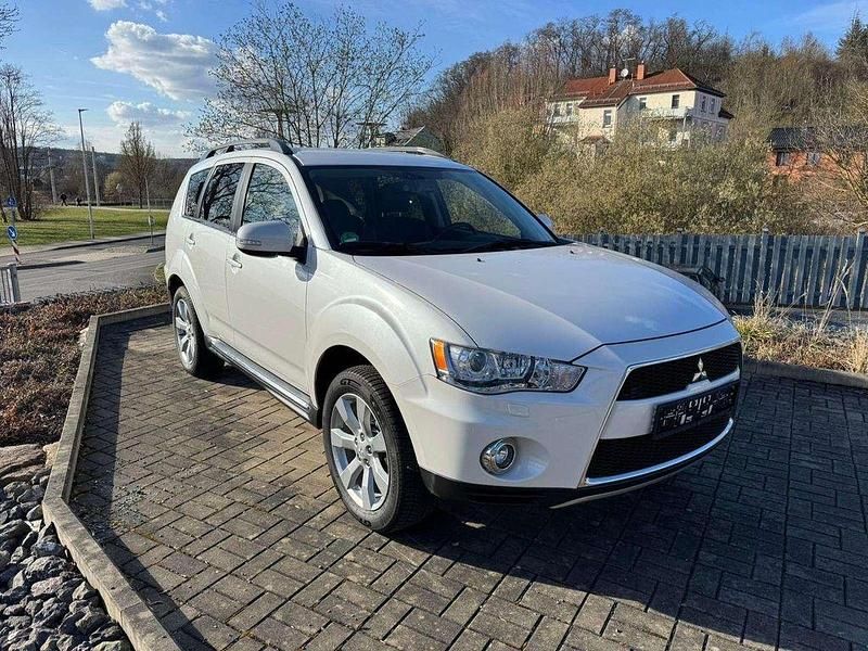 Gebraucht Mitsubishi Outlander 156 PS (114 kW) 2012 Weiß SUV