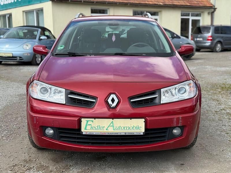 Gebraucht Renault Mégane II 105 PS (77 kW) 2009 Rot Limousine