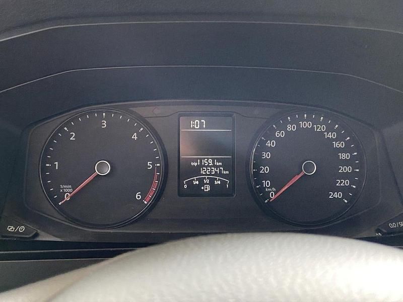 Gebraucht VW Transporter 150 PS (110 kW) 2018 Grau Van