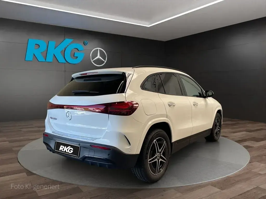 Gebraucht Mercedes EQA250+ AMG 139 kW (190 PS) 2025 Weiß SUV