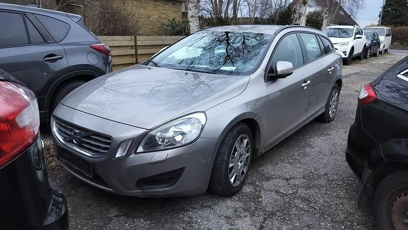 Gebraucht Volvo V60 Summum 114 PS (83 kW) 2012 Grau Kombi