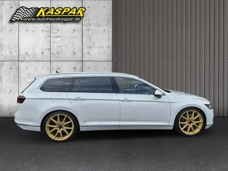 Gebraucht VW Passat Elegance 272 PS (200 kW) 2020 Oryxwhite perlmutteffekt Kombi