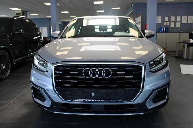 Gebraucht Audi Q2 Design 116 PS (85 kW) 2019 Silber SUV