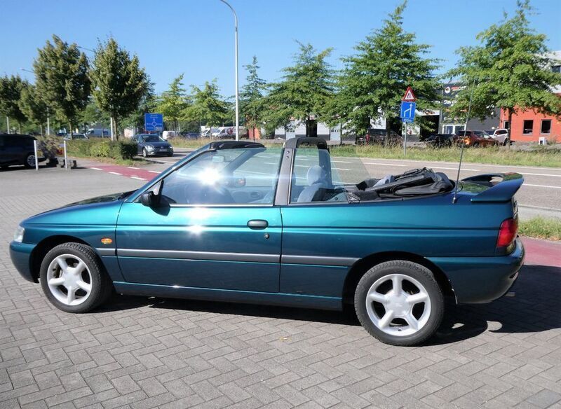 Gebraucht Ford Escort Cabriolet 90 PS (66 kW) 1996 Grün Cabrio