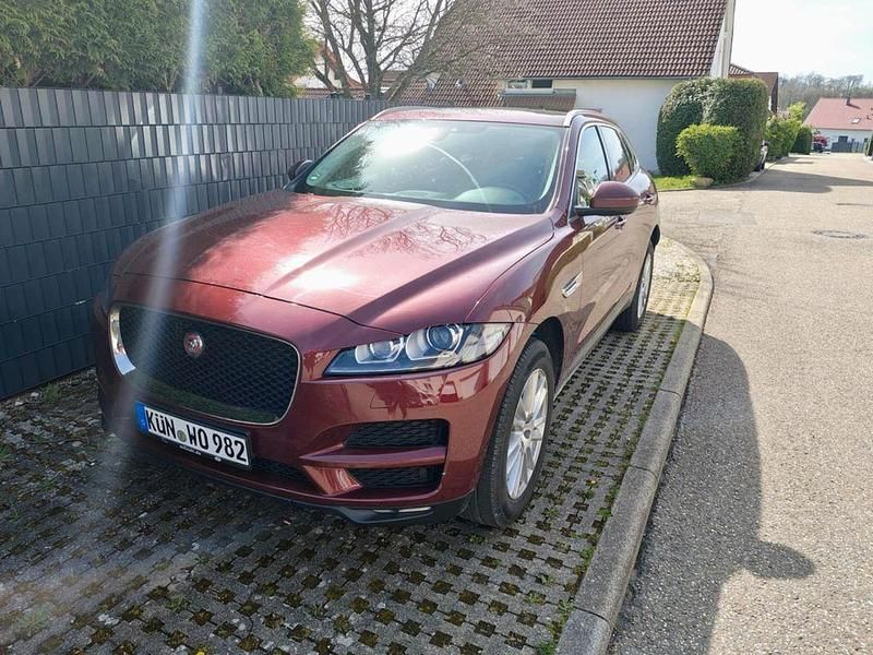 Rot Gebraucht 2017 Jaguar F-Pace Prestige SUV | 18.000 € (Guter Preis) - Bild 1/4