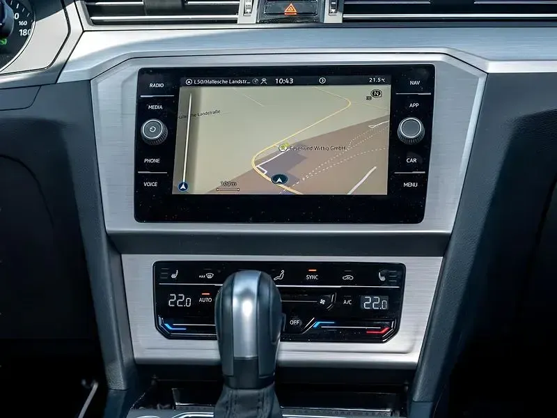 Gebraucht VW Passat 150 PS (110 kW) 2023 Weiß Kombi