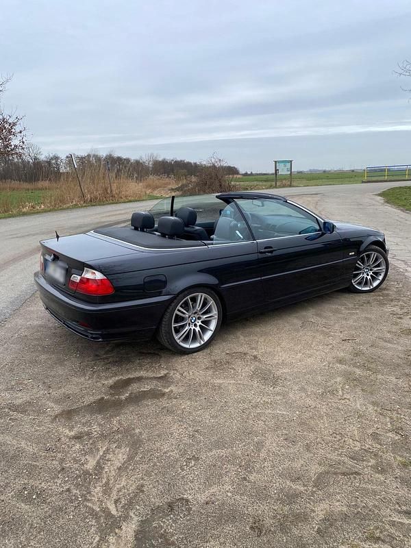 Gebraucht BMW 320 170 PS (125 kW) 2001 Schwarz Cabrio