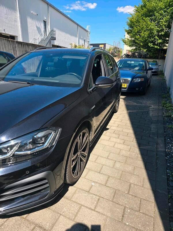 Schwarz Gebraucht 2019 VW Golf VII GTD Kombi | 16.800 € (Superpreis) - Bild 1/4