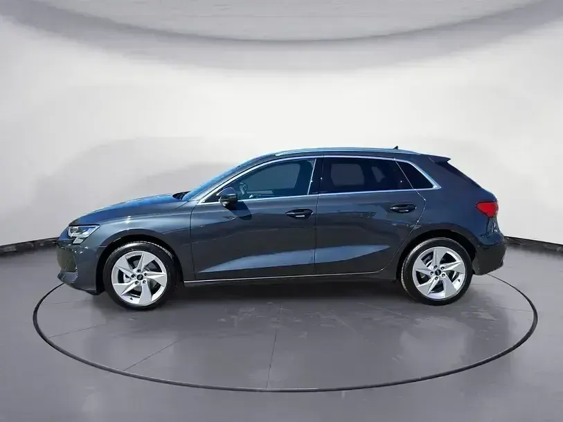 Używany Audi A3 Ambiente 116 KM (85 kW) 2025 Szary Kombi