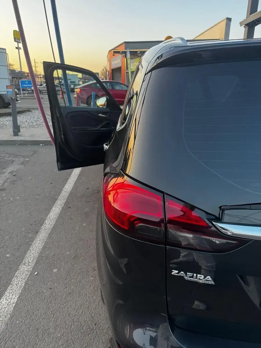 Gebraucht Opel Zafira 165 PS (121 kW) 2012 Schwarz Van / Kleinbus
