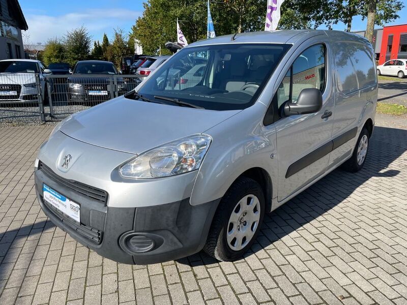 Grau Gebraucht 2015 Peugeot Partner Comfort Van / Kleinbus | 4.490 € - Bild 1/4