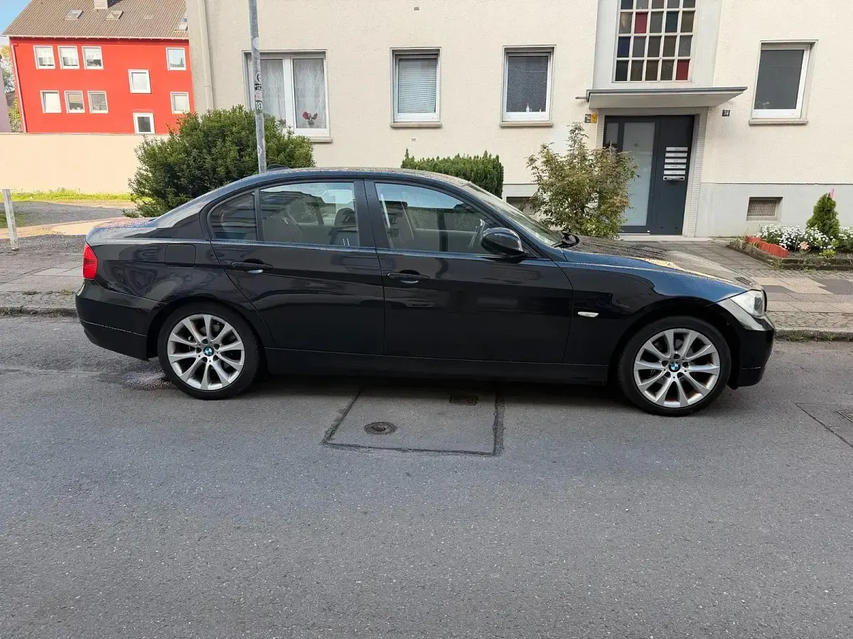 Gebraucht BMW 318 130 PS (95 kW) 2005 Schwarz Limousine