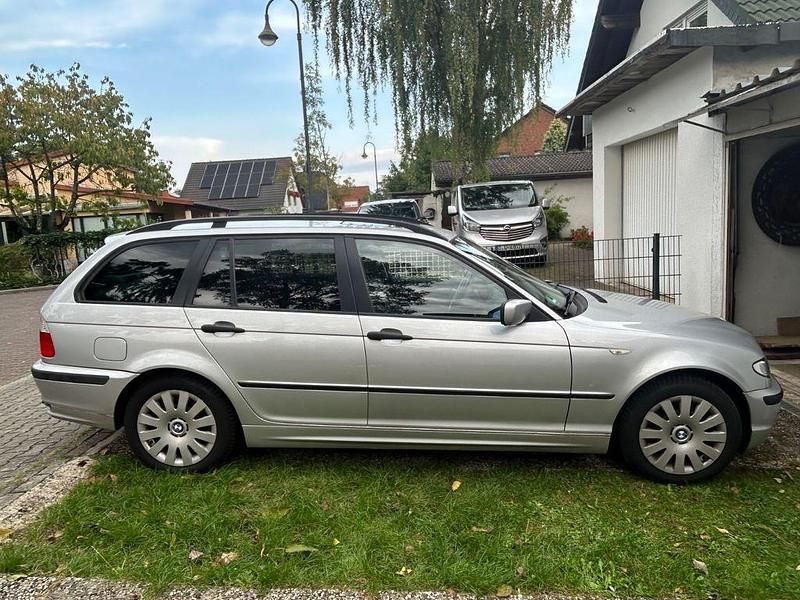 Grau Gebraucht 2005 BMW 316 Kombi | 3.600 € (Fairer Preis) - Bild 1/4