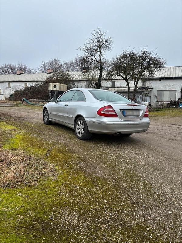 Gebraucht Mercedes CLK240 170 PS (125 kW) 2004 Silber Coupé
