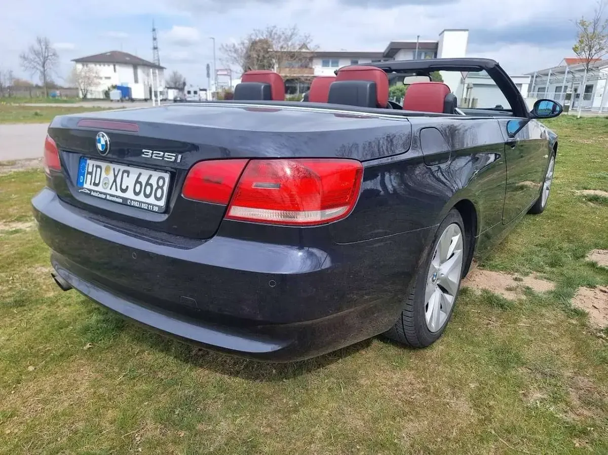 Gebraucht BMW 325 Cabriolet 218 PS (160 kW) 2007 Monacoblau metallic Cabrio