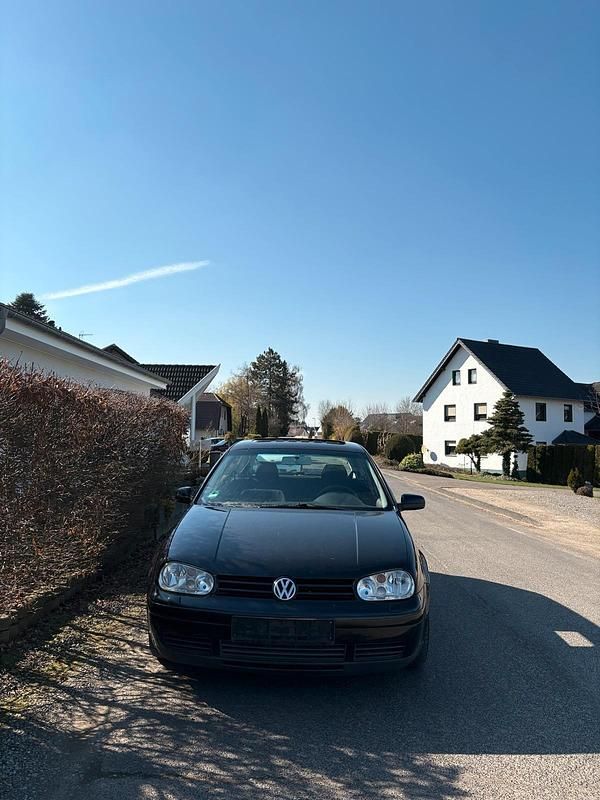 Gebraucht VW Golf IV 135 PS (99 kW) 2002 Schwarz Kleinwagen