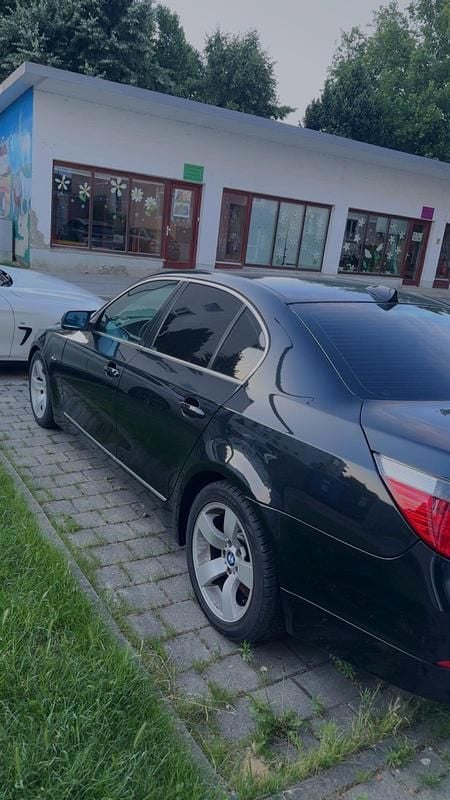 Schwarz Gebraucht 2003 BMW 520 Limousine | 4.000 € - Bild 1/4