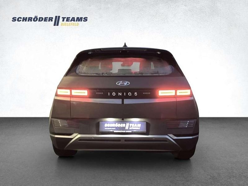 Gebraucht Hyundai Ioniq Basis 160 kW (218 PS) 2022 Mystic olive Kleinwagen