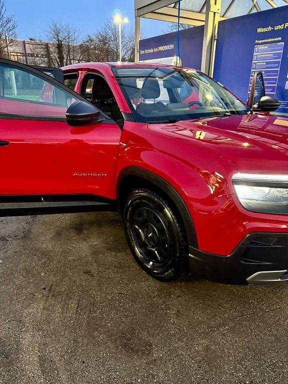 Gebraucht Jeep Avenger EV 114 kW (156 PS) 2024 Rot SUV