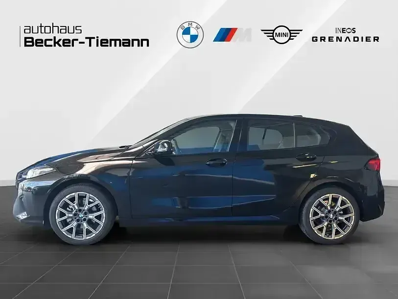 Gebraucht BMW 120 Shadowline 150 PS (110 kW) 2025 Saphirschwarz Kleinwagen