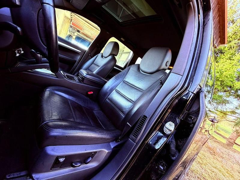 Second-hand Porsche Cayenne 241 CP (177 kW) 2010 Negru SUV