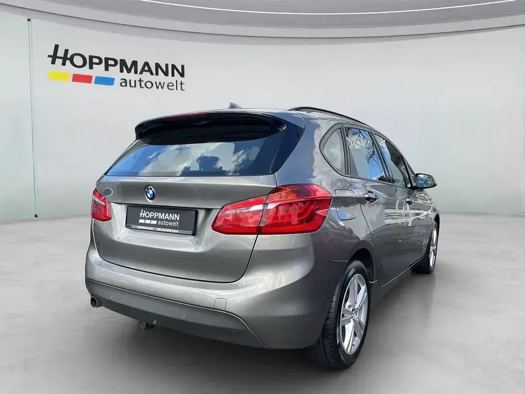 Gebraucht BMW 218 Active Tourer Basis 136 PS (100 kW) 2015 Silber Van / Kleinbus