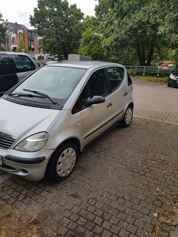 Silber Gebraucht 2001 Mercedes A140 Classic Van / Kleinbus | 1.499 € (Fairer Preis) - Bild 1/4