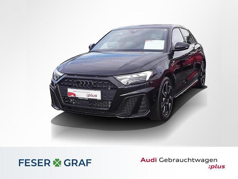 Mythosschwarz metallic Gebraucht 2024 Audi A1 Sportback Ambiente Kleinwagen | 28.838 € (Fairer Preis) - Bild 1/4