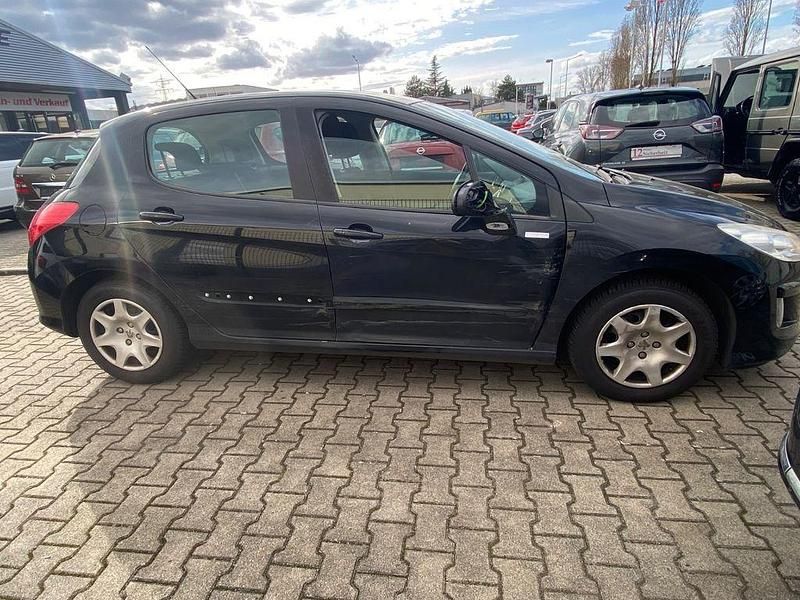 Gebraucht Peugeot 308 98 PS (72 kW) 2010 Schwarz Limousine