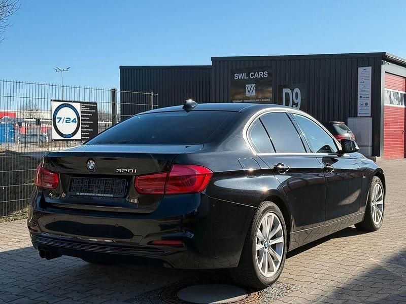 Gebraucht BMW 320 Sport Line 184 PS (135 kW) 2017 Schwarz Limousine