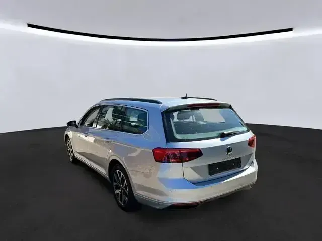 Gebraucht VW Passat Business 190 PS (139 kW) 2023 Silber Kombi