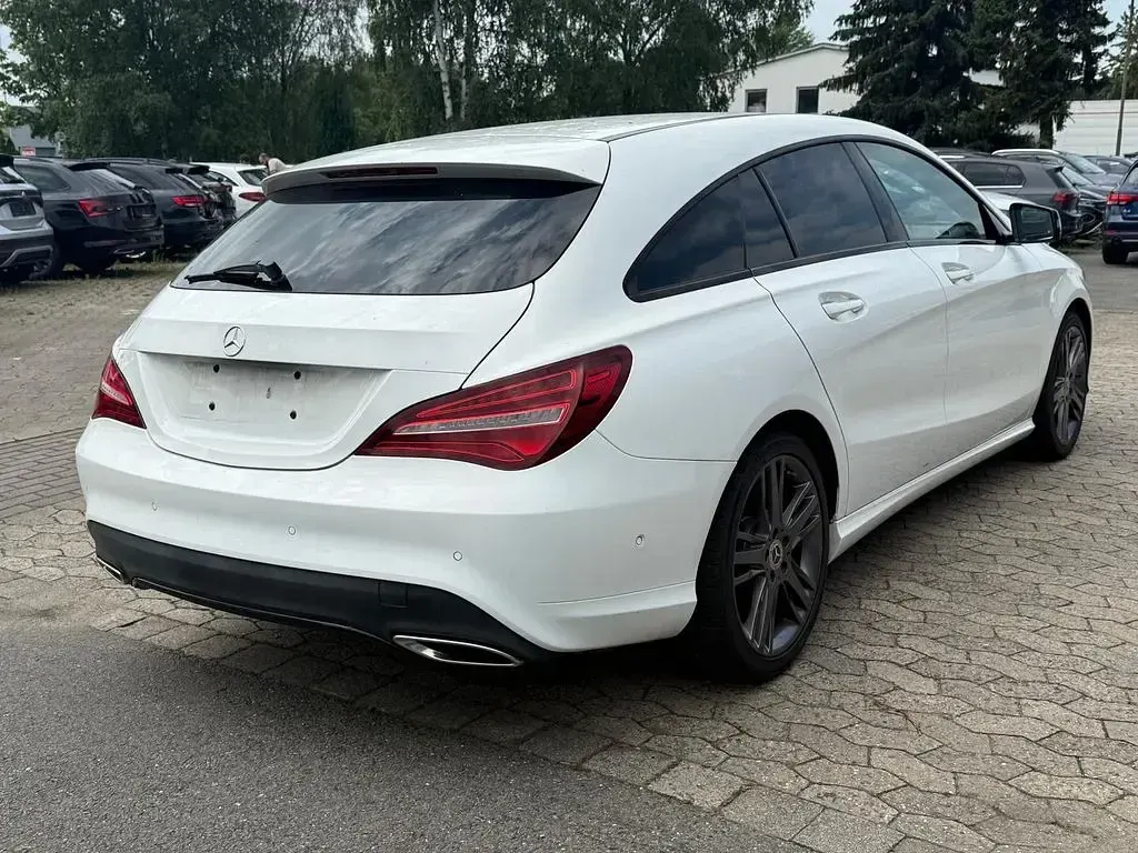 Gebraucht Mercedes CLA220 Shooting Brake 170 PS (125 kW) 2019 Weiß Kombi
