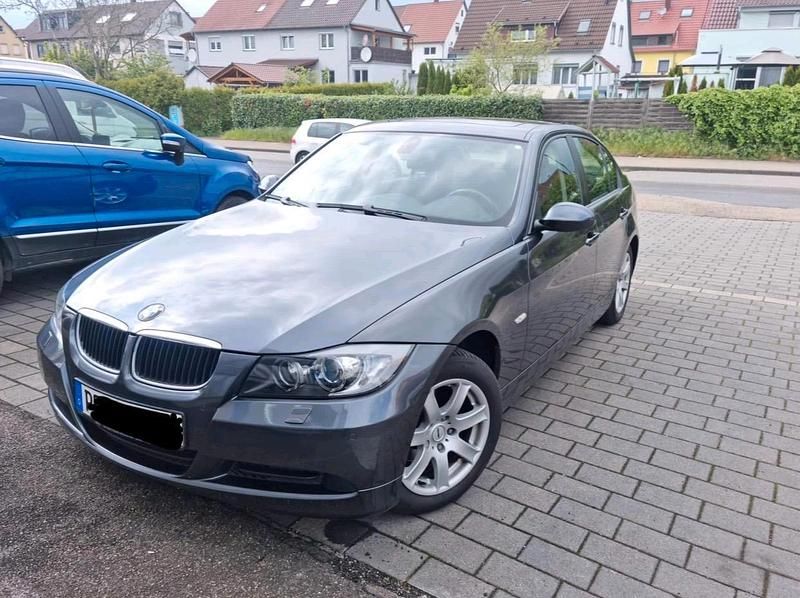 Gebraucht BMW 320 150 PS (110 kW) 2005 Grau Limousine