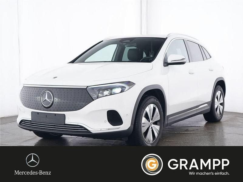 Weiß Gebraucht 2024 Mercedes EQA300 Advanced SUV | 35.450 € (Fairer Preis) - Bild 1/4