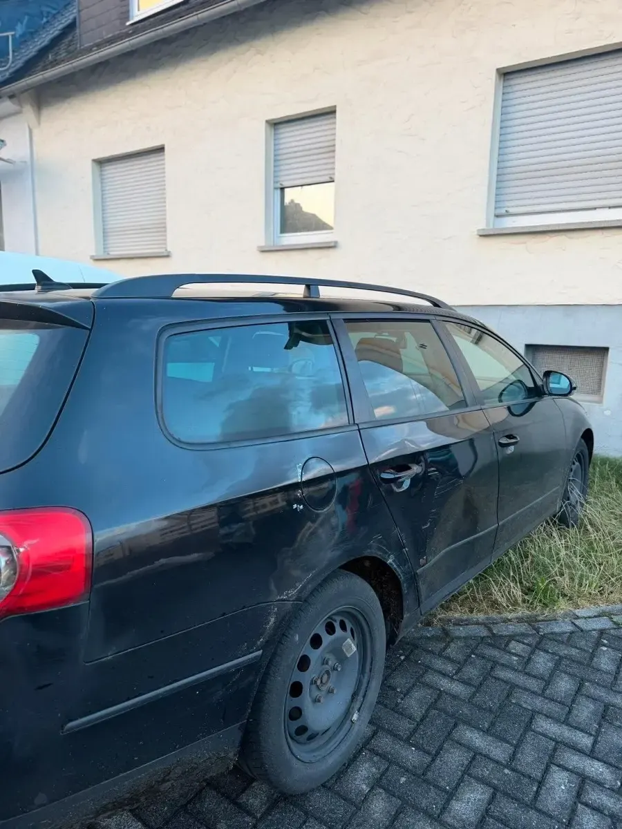 Gebraucht VW Passat 140 PS (102 kW) 2009 Schwarz Limousine
