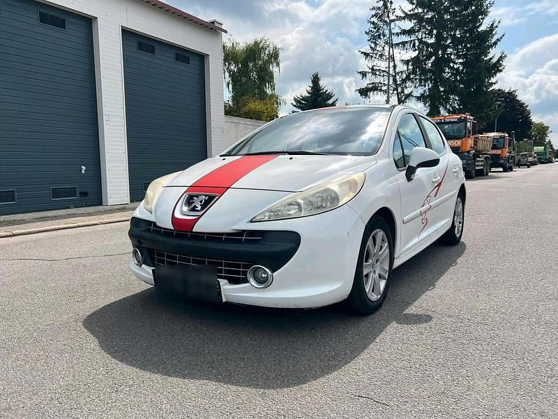 Weiß Gebraucht 2007 Peugeot 207 Limousine | 2.950 € (Fairer Preis) - Bild 1/4