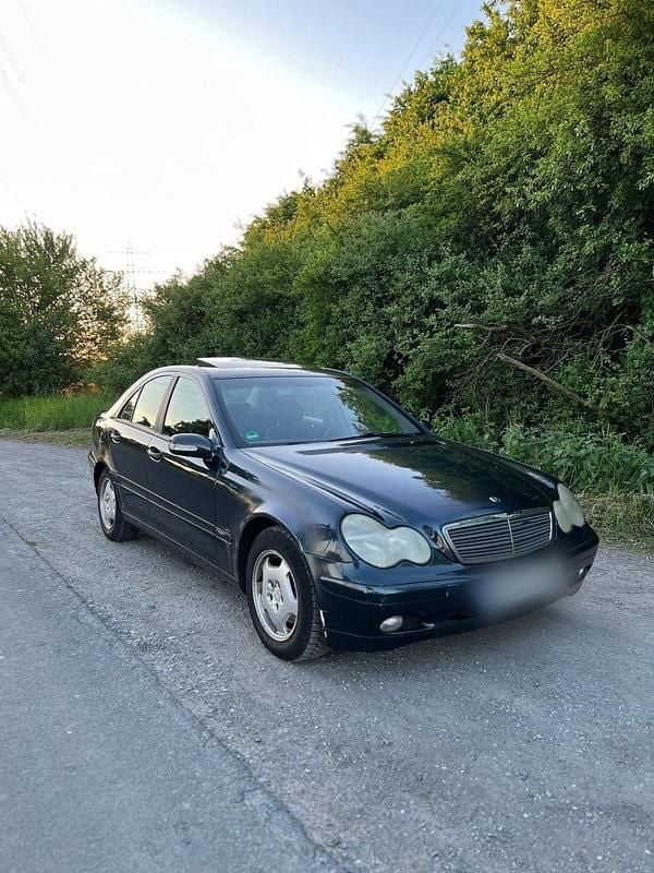 Blau Gebraucht 2002 Mercedes C220 Limousine | 1.300 € (Guter Preis) - Bild 1/2