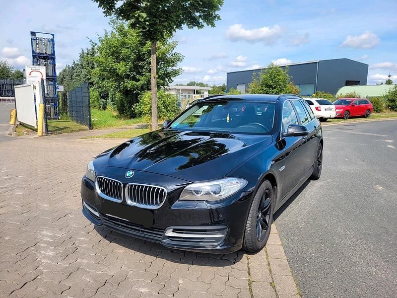 Schwarz Gebraucht 2014 BMW 520 Comfort Edition Kombi | 11.500 € (Fairer Preis) - Bild 1/4