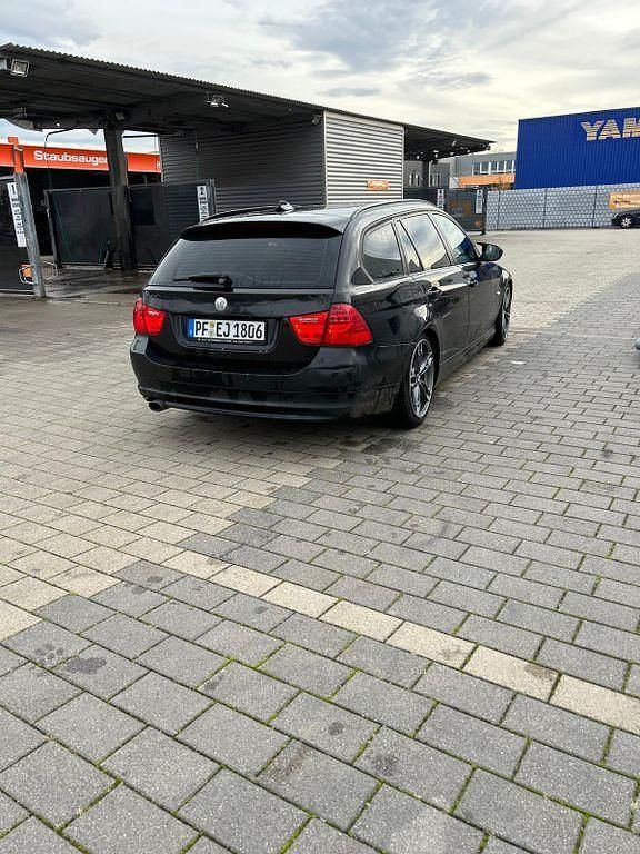 Gebraucht BMW 320 Performance 184 PS (135 kW) 2012 Schwarz Kombi