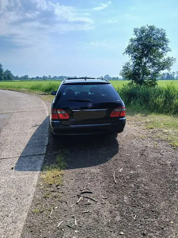 Gebraucht Mercedes E220 Avantgarde 170 PS (125 kW) 2006 Schwarz Kombi